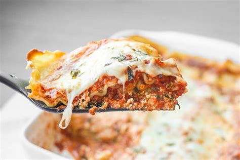 creamy-spinach-tomato-vegetarian-lasagna-muir image