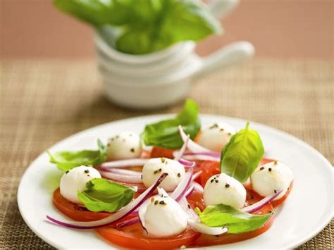 red-onion-basil-tomato-and-mozzarella-salad-eat image
