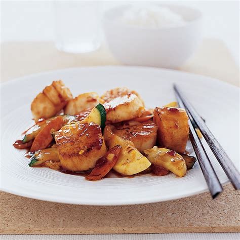 wok-seared-scallops-with-tangerine-sauce-recipe-joyce image