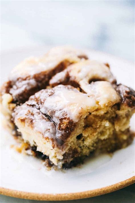 cinnabon-cinnamon-roll-cake-the-recipe-critic image