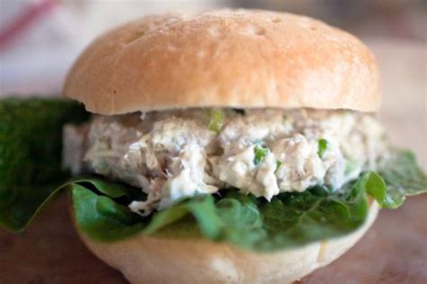 tuna-sandwich-recipe-with-mayonnaise-and-celery image