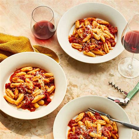 fresh-cavatelli-with-garlic-tomato-sauce-recipe-real image