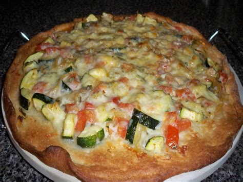 zucchini-fresh-tomatoes-with-fontina-pizza-the image