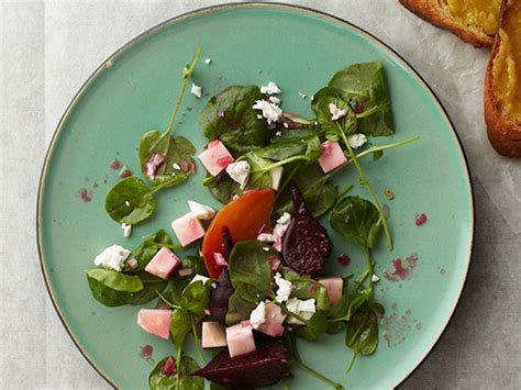 watercress-salad-with-beets-and-roasted-garlic image