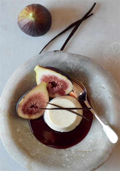 recipes-yoghurt-panna-cotta-with-red-wine-syrup image