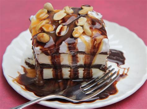 snickers-ice-cream-sandwich-cake-recipe-divas-can image