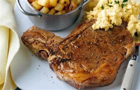 best-t-bone-steak-with-hash-browns image