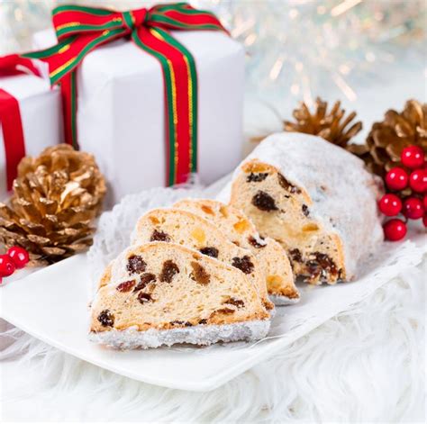15-best-christmas-breads-traditional-holiday-breads image