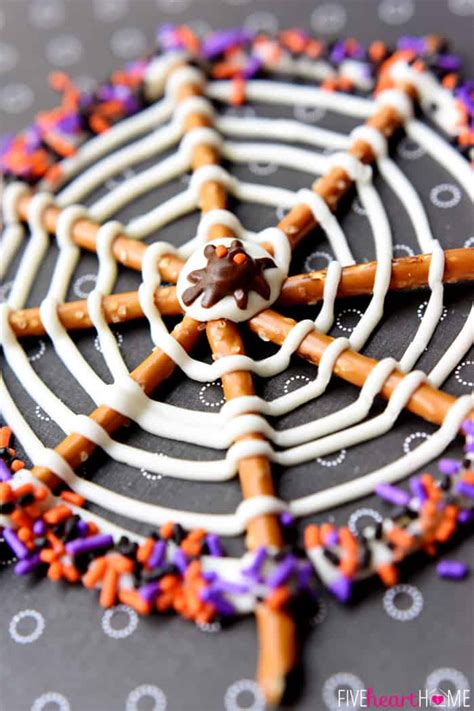halloween-pretzel-treats-candy-spiderwebs image