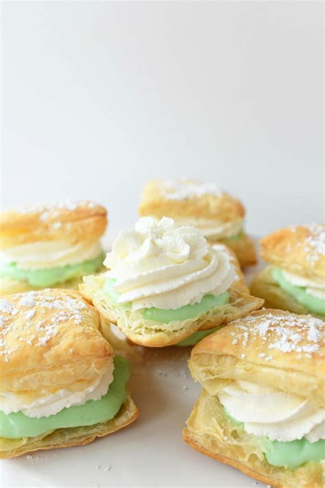pistachio-cream-puffs-dessert-sizzling-eats image