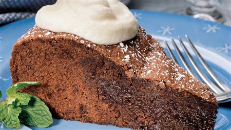brownie-souffl-cake-with-mint-cream image