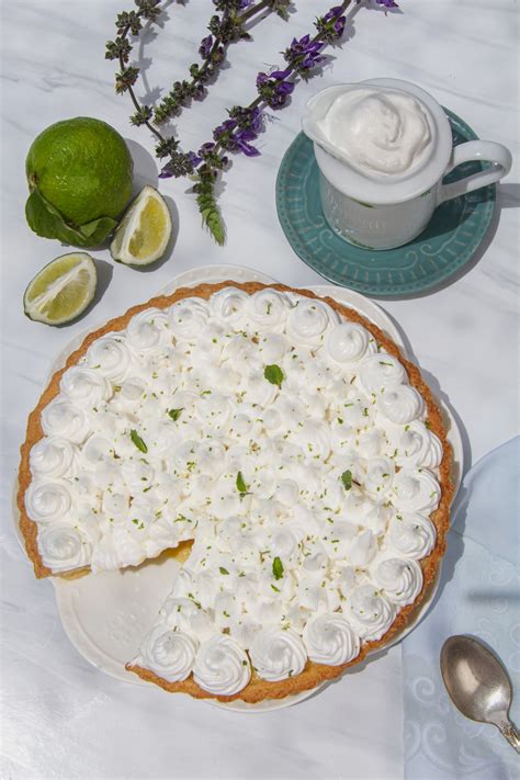 pie-de-limn-peruvian-lemon-pie-with-limes image
