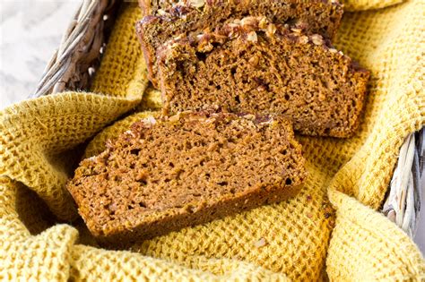 healthy-pumpkin-bread-with-streusel-topping-stay image
