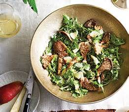 warm-mushroom-arugula-salad-recipe-chatelaine image