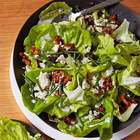 butter-lettuce-salad-with-blue-cheese-dried image