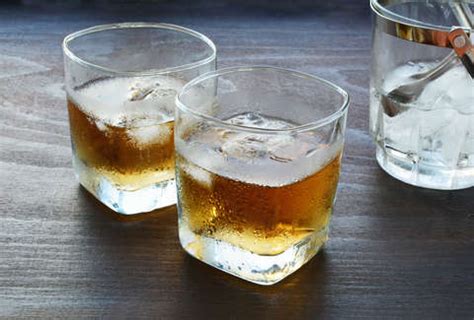 scotch-on-the-rocks-5-best-scotches-to-drink-on-the image