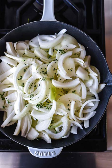 how-to-make-caramelized-onions-foodiecrushcom image