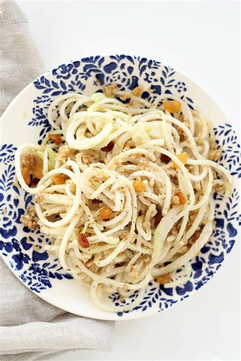 kohlrabi-spaghetti-alla-foriana-inspiralized image