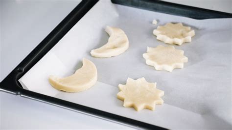 toasted-almond-shortbread-cookies-keto-sugar image