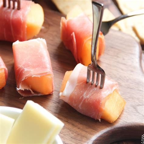 best-melon-with-prosciutto-recipe-how-to-make image