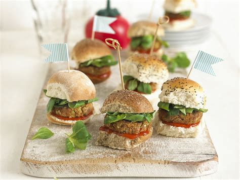mini-chicken-burgers-with-carrot-apple-annabel-karmel image