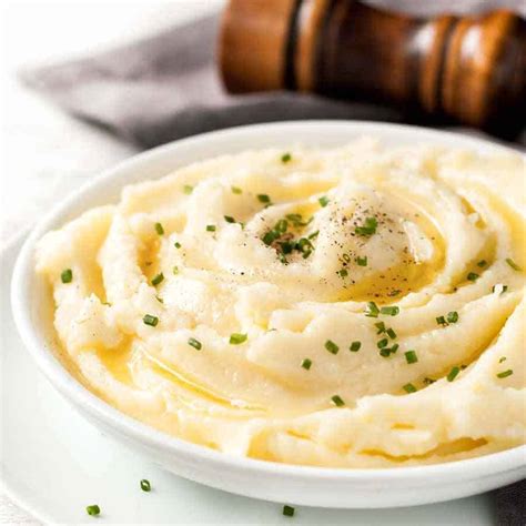 make-ahead-mashed-potatoes-restaurant-trick-recipetin-eats image