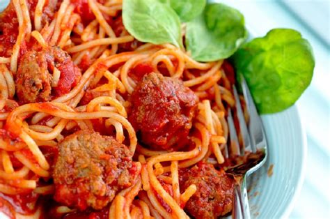 9-common-mistakes-to-avoid-when-making-meatballs image