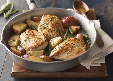 chicken-with-rosemary-potatoes-green-beans image