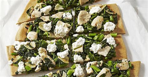 broccoli-rabe-chicken-white-pizza-recipe-eatingwell image