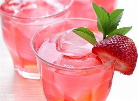 spiked-strawberry-iced-tea-recipe-organic-authority image
