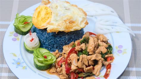 easy-thai-basil-chicken-recipe-pad-krapow-gai-fried-egg image