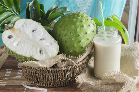 how-to-eat-soursop-9-recipes-for-the-exotic-fruit image