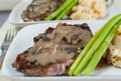 15-minutes-mushroom-sauce-for-steaks-and-mashed image