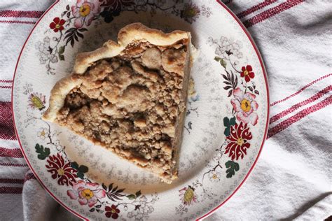 pumpkin-apple-pie-with-crumb-topping-amy-vs-food image