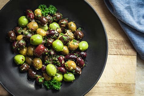 marinated-olives-recipe-with-garlic-herbs-low-carb image