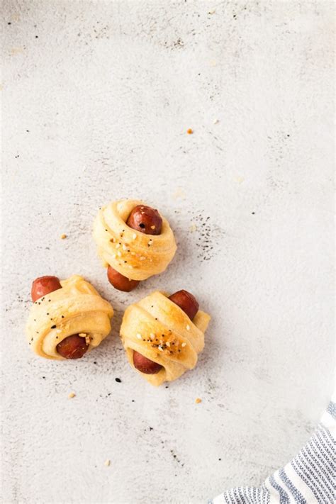 pigs-in-a-blanket-recipe-mini-hot-dog-appetizer image