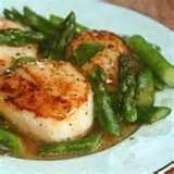 sea-scallops-and-asparagus-with-vermouth image