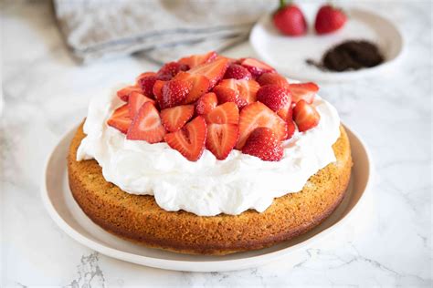 earl-grey-yogurt-cake-with-strawberries-simply image