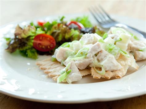 recipe-creamy-chicken-salad-with-yogurt-and-apples image