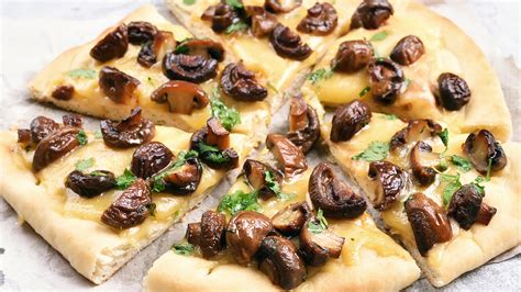 wild-mushroom-pizza-with-truffle-oil-ventray image