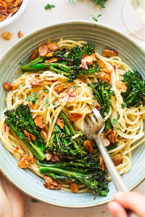 vegan-broccoli-pasta-with-almond-bacon-lazy-cat image