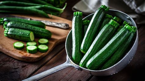 12-health-and-nutrition-benefits-of-zucchini image