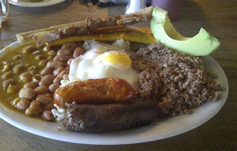traditional-colombian-food-medellincolombiaco image