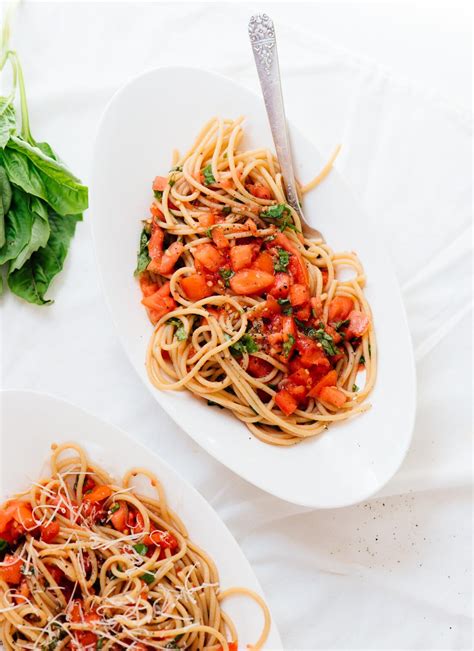 spaghetti-with-fresh-tomato-sauce-cookie-and-kate image