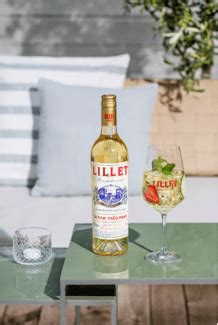 lillet-tonic-cocktail-recipe-white-wine-aperitif-idea-i-lillet image