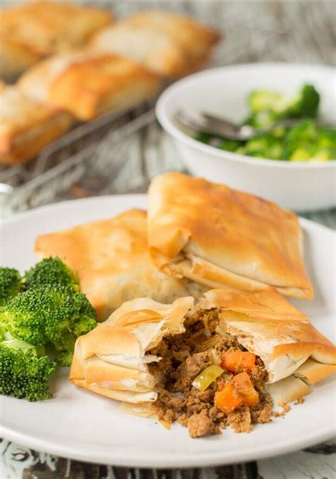 spiced-quorn-filo-pastry-parcels-neils-healthy-meals image