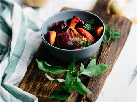 roasted-rosemary-beets-carrots-the-leaf image