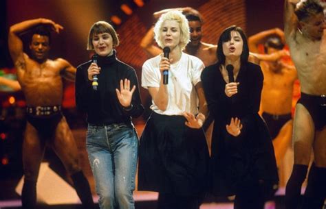 how-to-dress-like-bananarama-in-the-1980s-vintag image