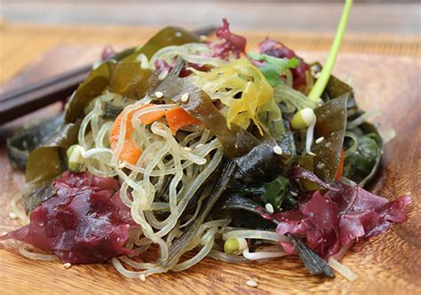 homemade-seaweed-salad-recipe-using-different-sea image