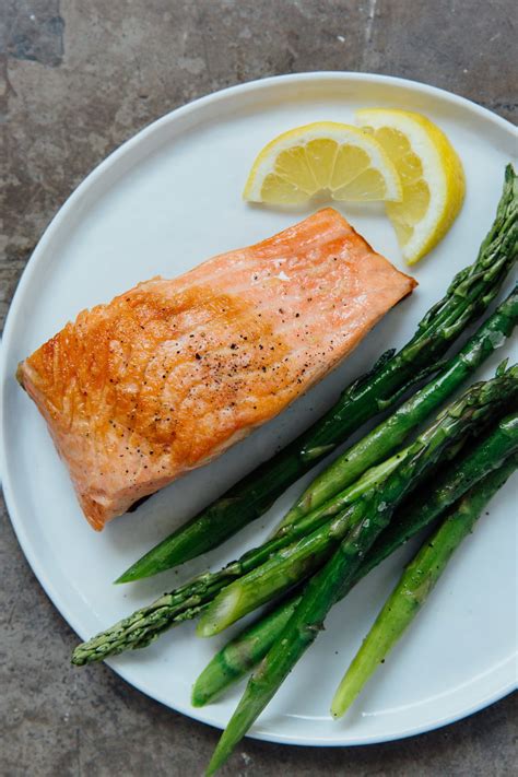 how-to-cook-salmon-fillets-pan-seared-easy image